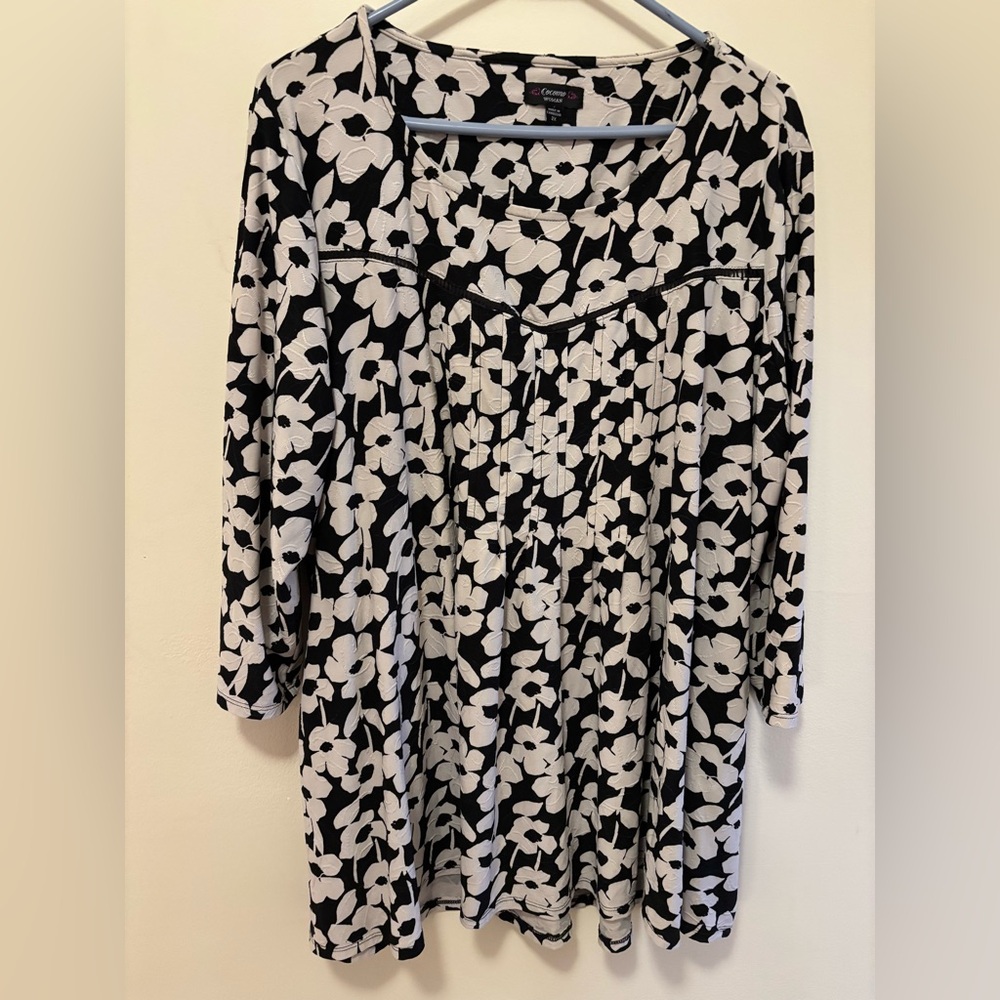 Soft Stretchy Floral Tunic from Cocomo Woman